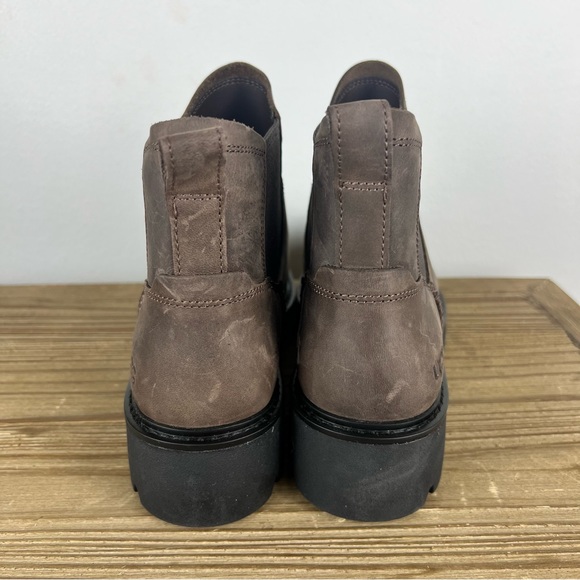UGG Loxley Boot in Stout - Picture 4 of 7
